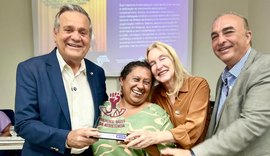 Liderança da Unicafes-AL, Maria José Alves é homenageada em evento da Seagri