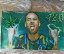 Mais de 800 kg de maconha com o rosto de Neymar são apreendidos pela polícia