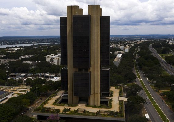 Mercado financeiro eleva projeção da inflação para 6,56%
