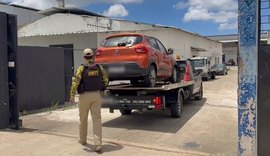 Agentes do DMTT encontram e recuperam carro roubado na Ponta Verde