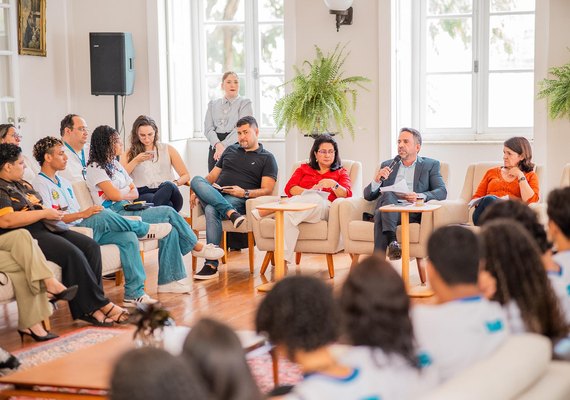 Estudantes conhecem o Museu Palácio e têm diálogo participativo com o governador e secretários de Estado