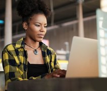 Mulheres em Alagoas ganham menos que homens no mercado formal