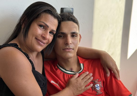 Estudante atropelado a caminho de entrevista de emprego recebe alta em Maceió