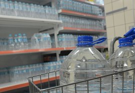 Médicos alertam para alta incidência de pedras nos rins no verão