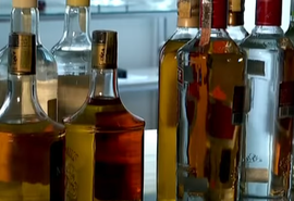 Investigação aponta que o metanol pode ter origem em combustíveis comprados em postos