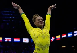 Rebeca Andrade e Flavinha lideram aparelhos no Mundial de Ginástica