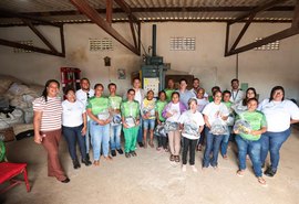 Programa CataMais entrega kits com EPIs à cooperativa de catadores em Arapiraca
