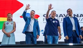 Renan anuncia saída do ministério em 30 dias e assume tom de candidato