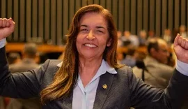 Mais do que mãe, senadora com marca própria: Eudócia quer novo mandato