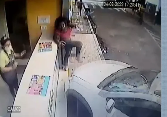 Vídeo ganha repercussão após menina escapar de um jeito surpreendente de acidente; confira