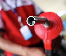 Governo anuncia subsídio para conter alta da gasolina após disparada do petróleo