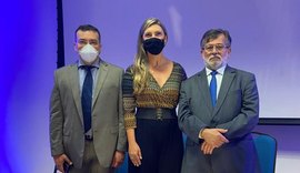Conselheiro Rodrigo Siqueira representa TCE-AL na entrega de medalhas a contadores