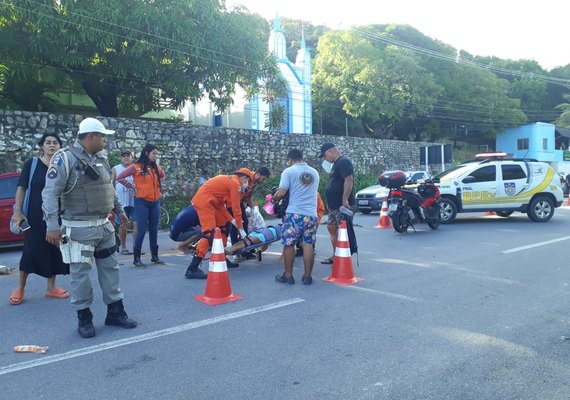 Vídeo: acidente entre duas motos deixa quatro feridos em Guaxuma