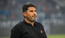 CRB renova com técnico Eduardo Barroca e executivo Ari Barros até o fim de 2026