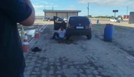 Briga por passageiros termina em ataque a facão e deixa dois feridos, em Arapiraca