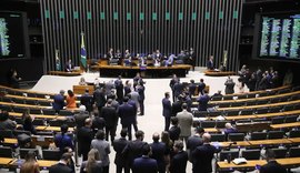 Bancada cristã barra projeto contra misoginia e defende submissão da mulher