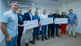 Paulo Dantas entrega cheques da linha InovaCred - Finep a três empresas alagoanas