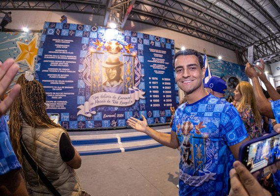 ”Olha Maceió aí, gente!” Beija-Flor anuncia capital alagoana como tema do enredo para 2024