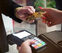 Saiba como evitar cair no golpe da maquininha de cartão de crédito