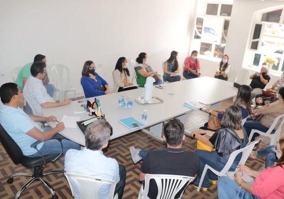 Palmeira dos Índios se prepara para volta às aulas presenciais na fase verde