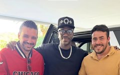 Vinicius Jr. ao lado de Danilo Sanfoneiro