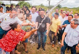 Governo de AL entrega sistema de dessalinização à comunidade Santa Rosa, em Mata Grande