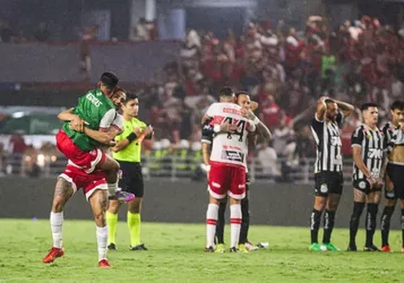 CRB elimina o Santos nos pênaltis e avança com festa no Rei Pelé