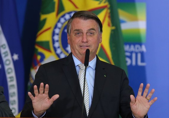 MPF propõe ação de improbidade contra Jair Bolsonaro e Wal do Açaí