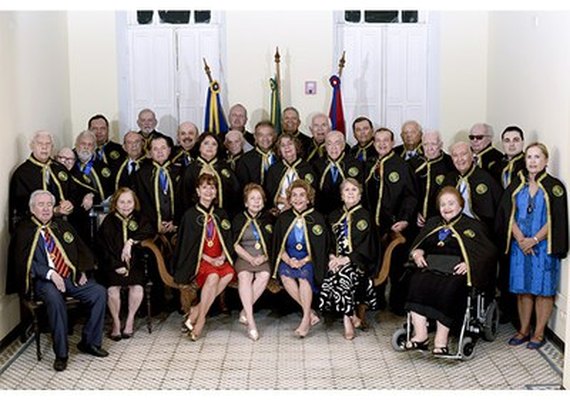 Academia Alagoana de Letras comemora centenário com premiações