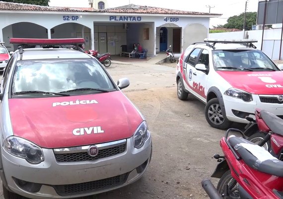 Homem é preso acusado de agredir irmã de 17 anos