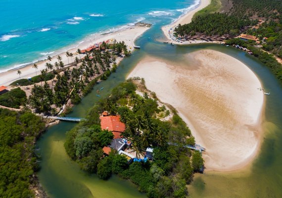 Dunas de Marapé encanta turistas com encontro da lagoa e do mar no litoral sul de AL