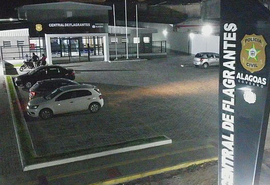 Homem é preso após tentar matar ex próximo a terminal de ônibus em Maceió