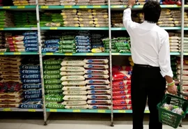 Paulo aposta em justiça fiscal e zera ICMS da cesta básica em Alagoas