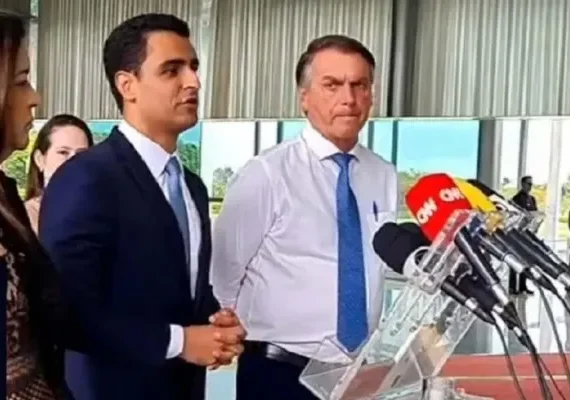 Em AL, só JHC tem um pé no palanque de Bolsonaro e outro no de Lula
