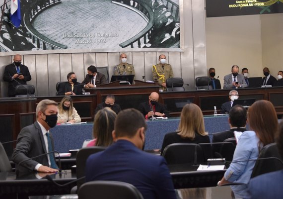 Deputados avaliam aumento de casos do novo Coronavírus
