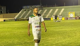 Em família: jogador marca gol e dedica à sua sogra, mãe do treinador da equipe