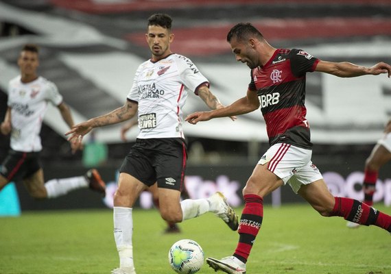 Athletico e Flamengo se enfrentam neste domingo na Arena da Baixada