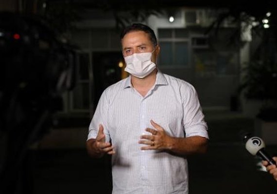 Renan diz que estão sendo estudadas condições sanitárias para retomada de aulas