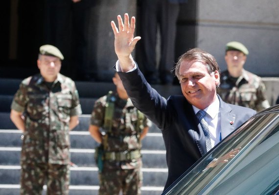 Bolsonaro bateria todos os oponentes se eleição fosse hoje, revela pesquisa FSB/Veja