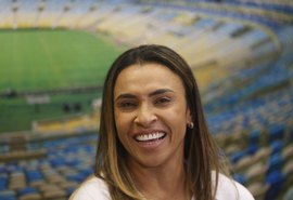 Com Marta como embaixadora, Tesouro Nacional mira novos investidores