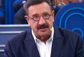 Ratinho rebate acusação de homofobia após fala contra cantor no SBT
