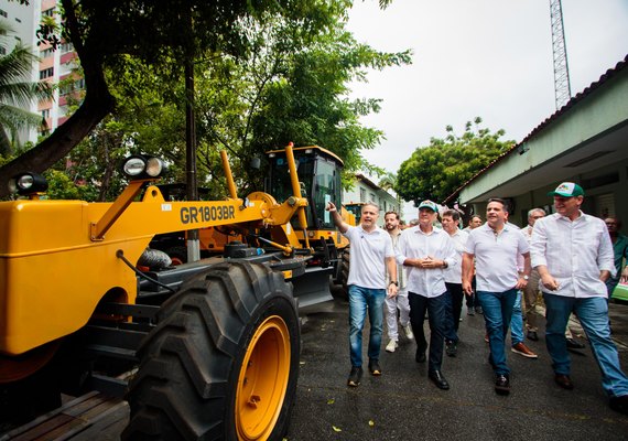 Alagoas recebe máquinas agrícolas para impulsionar produção e infraestrutura