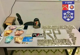 Jovem é preso com mais de 230 bombinhas de maconha