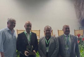 Primeiro dia do XL Simpósio da Cana-de-açúcar de Alagoas homenageia personalidades importantes do setor sucroenergético do estado