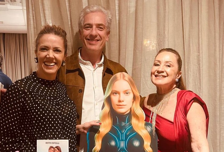 Betth Ripolli lança livro: “A Inteligência Artificial & Eu” em clima de descontração e muita emoção em noite Paulistana