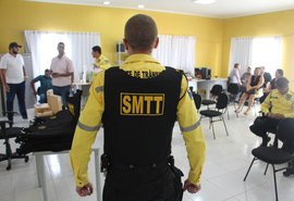 Prefeito de Delmiro Gouveia entrega coletes balísticos e rádios a agentes da SMTT