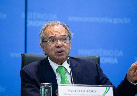 Paulo Guedes defende taxar super-ricos e desonerar empresas