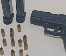 Com arma na cintura, barbeiro atira sem querer contra o próprio pênis