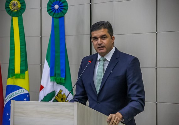 Base de JHC resiste à pressa na análise das contas de Rui Palmeira