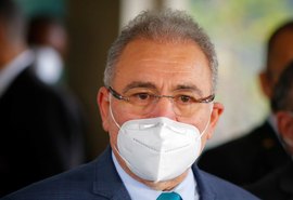 Queiroga anuncia que Brasil vai doar até 30 milhões de vacinas contra Covid a outros países